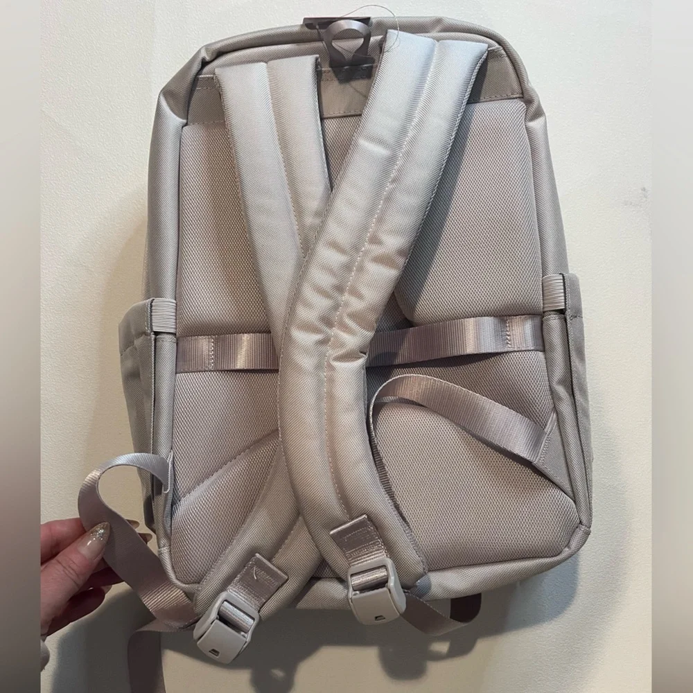 NEW Hanke Expandable Travel Laptop Backpack 16” – Greyish White